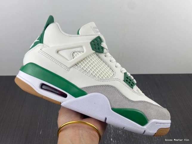 Pine Air 4 Green Nike x DR5415-103 SB Jordan 0810